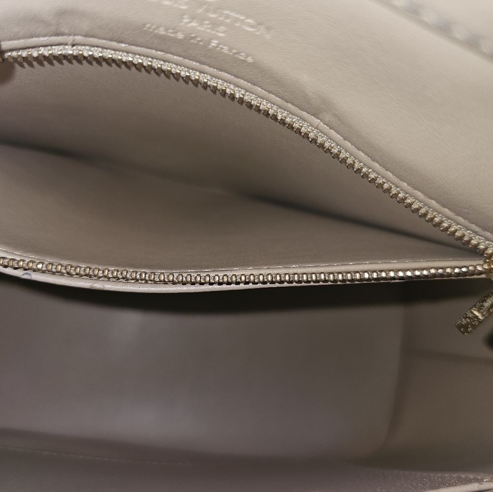 Louis Vuitton Vernis Houston Embossed Shoulder Bag - Picture 12 of 16